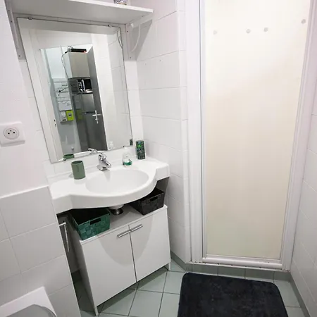 L'escale, Proche Ville, Parking, Terrasse, Netflix Daire Montbéliard